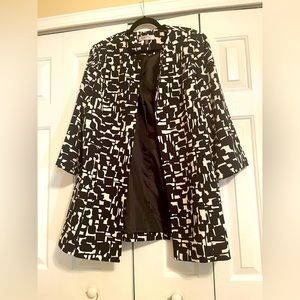 Kasper long black and white abstract print long jacket. Size 16